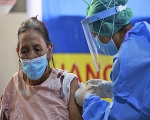 New Zealand opens 1st big vaccination clinic