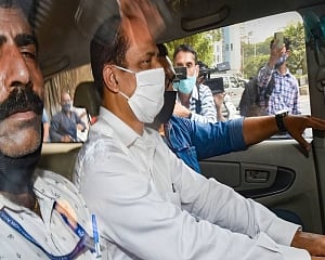 NIA court allows ED to quiz Waze in Deshmukh case