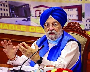 Oil Min Puri dials UAE for affordable oil prices
