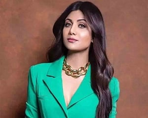 On Int'l Yoga Day, Shilpa Shetty suggests asana for Covid recovery