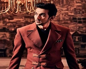 Pratik Gandhi's 'Bhavai' has a 'Scam 1992' connect