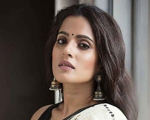 Priya Bapat says women get meatier roles on OTT