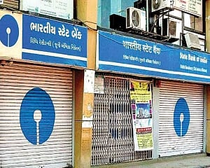PSU bank employees go on two-day strike; services hit at many places