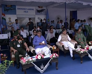 Rajnath, Gadkari inaugurate emergency landing strip for IAF planes on national highway in Barmer