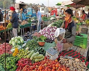 RBI raises retail inflation projection for FY22 to 5.7 pc