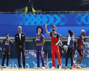 RCB opt to bat against Knight Riders