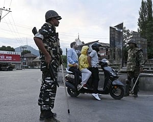 Restrictions eased out in Kashmir but security forces continue to remain deployed