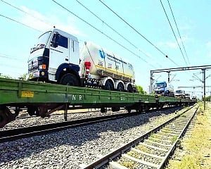 Rlys delivers over 5,000 tonne of LMO in 22 days; U'khand set to be 9th state to receive O2 from IR