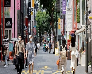 S.Korea reimposes tighter Covid curbs amid resurgence