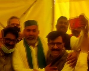 Sanjay Raut meets farmer leader Rakesh Tikait at Ghazipur protest site