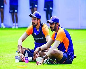 Siraj, Ishant battle to partner Bumrah