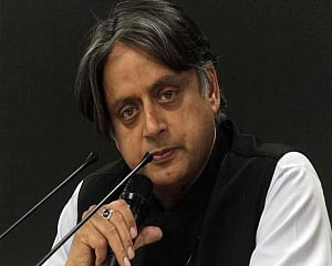 Sreedharan's impact likely to be 'minimal'; BJP not serious contender in Kerala: Tharoor