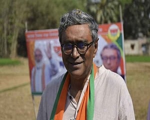 Swapan Dasgupta lodges complaint against persecution of BJP workers