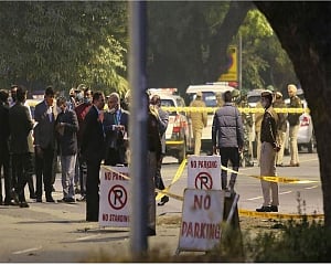 Team of Delhi Police's Special Cell visits blast site near Israeli Embassy
