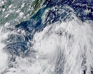 Typhoon Chanthu drenches Taiwan with up to 5 inches of rain