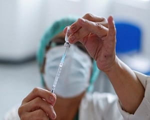UK expands COVID-19 mix and match vaccine trial