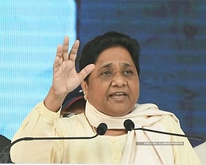 Use barbed wires on India borders, not against farmers: Mayawati