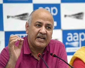 Use public vehicle at least 1 day every month to make Delhi pollution free: Sisodia to citizens