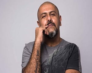 Vishal Dadlani gets his first shot of Covid vaccine