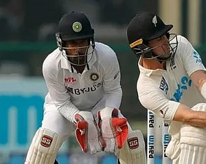 Wriddhiman Saha out with stiff neck issue, Srikar Bharat keeps wickets