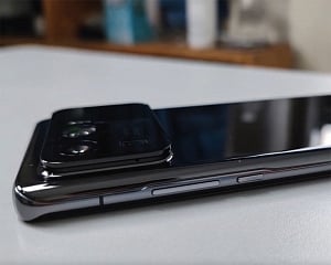 Xiaomi Mi 11 Ultra has a selfie viewfinder at the back