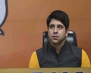 'Sharab', 'shiksha' scams twin towers of corruption in Delhi govt: BJP