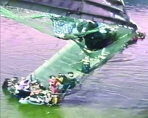 60 dead in Guj cable bridge collapse