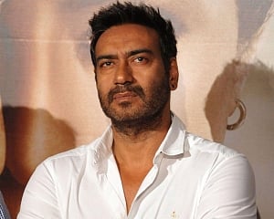 After Devgn, Sudeep banter; former K'taka CMs Siddaramaiah, HDK insist Hindi not national language