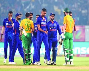 All-round India alive against SA