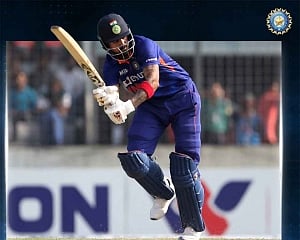 Bangladesh bowl out India for 186 in first ODI