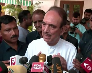 Azad says forced to leave Cong, praises Modi for showing humanity