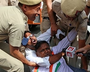Congress protests outside ED office