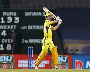 Conway pummels DC attack as CSK score massive 208 for 6