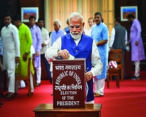 Cross-voting in favour of Murmu; turnout 99%