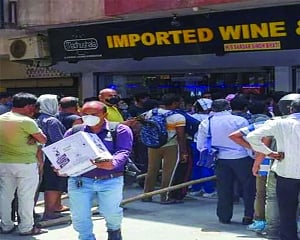 Delhi govt gives 2-month extension to vends selling country liquor