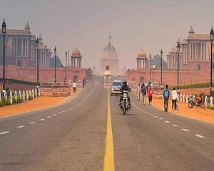 Delhi logs minimum temp at 26.9 deg C; rains likely