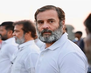 Demonetisation deliberate move by 'PayPM' to help 2-3 billionaire friends monopolize economy: Rahul