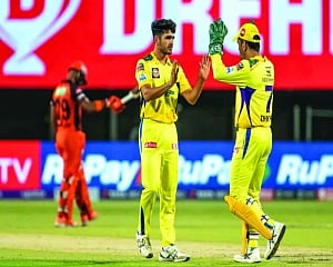 Dhoni told me not to try anything fancy in final over, says Mukesh