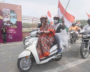 Don’t play politics on tricolour: BJP