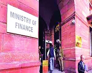 FinMin mulls auto debiting other a/cs of issuer to curb cheque bounce cases