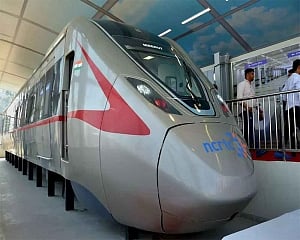 First train set of Regional Rapid Transit System arrives at Duhai depot
