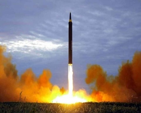 France warns Russia that NATO also has Nuclear Weapons