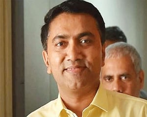 Goa CM inducts three more ministers; MGP's Dhavalikar figures in list