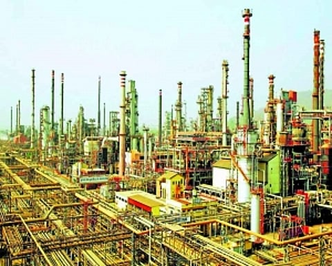 Govt must take fresh look at gas pricing