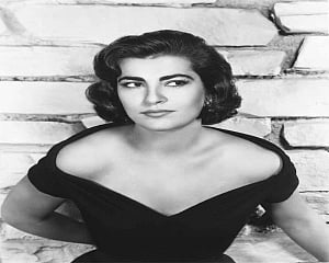 Greece's Irene Papas, who earned Hollywood fame, dies at 93