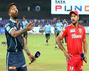 Gujarat Titans opt to bat against Punjab Kings