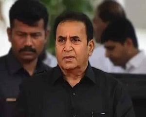 HC adjourns hearing on Deshmukh's bail plea; deprecates practice of seeking urgent hearings on medical grounds