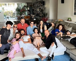 Hrithik's rumoured girlfriend Saba Azad joins the actor for family lunch