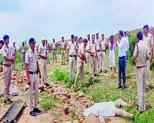 Hry DSP crushed under wheels of illegal miner