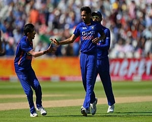 I don't know if I'm swinging it, if it is some conditions or it's the ball: Bhuvneshwar
